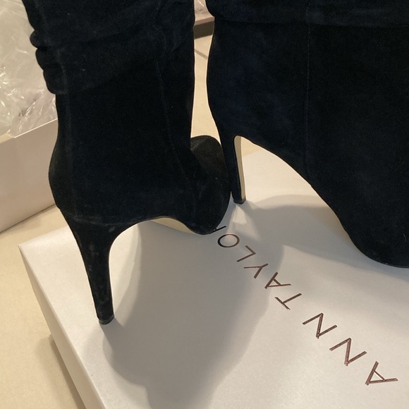 Ann Taylor Booties, Black 9.5 - Picture 8 of 8